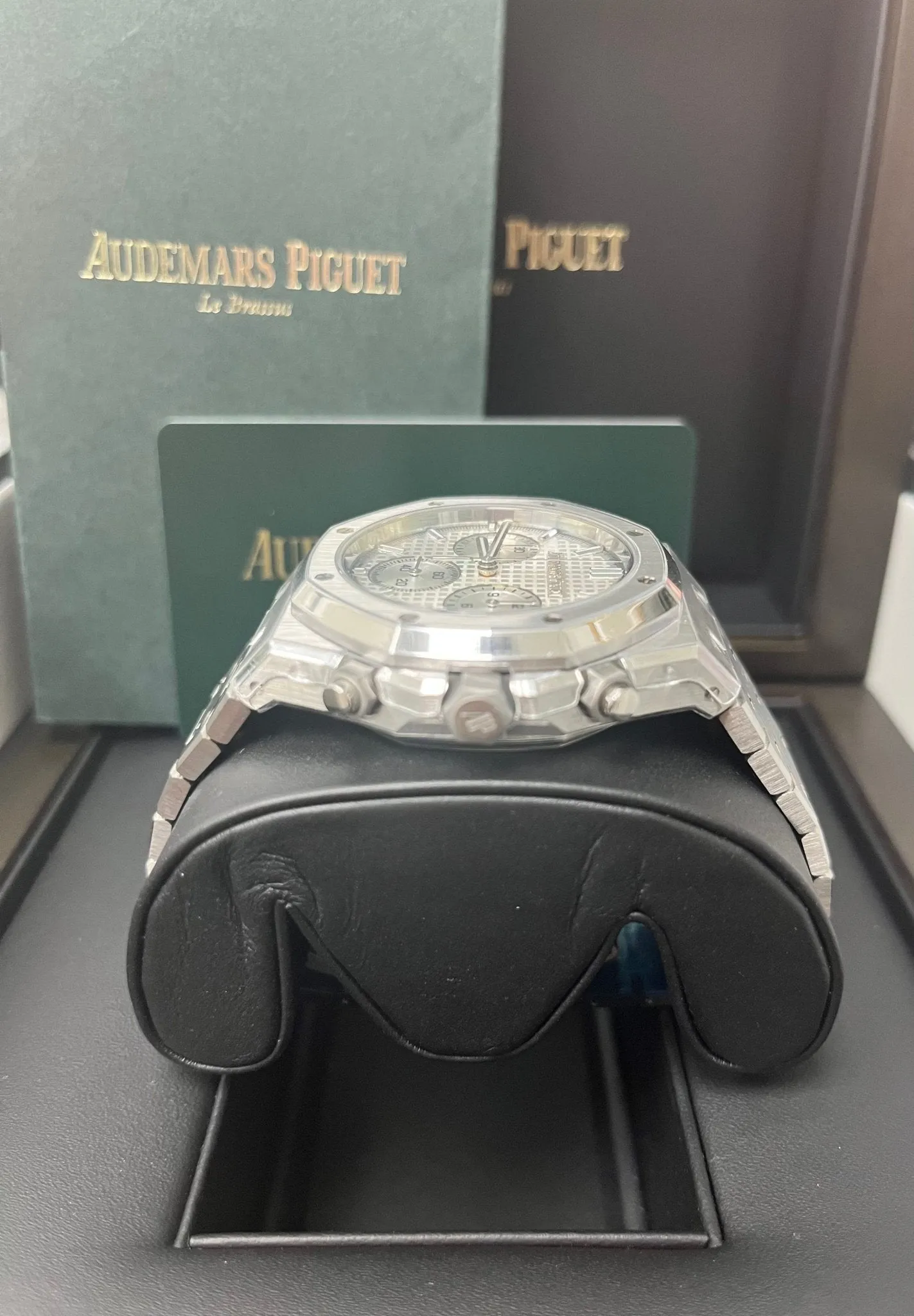 Audemars Piguet ROYAL OAK SELFWINDING CHRONOGRAPH “50TH ANNIVERSARY” STEEL BRACELET WHITE DIAL (Ref # 26240ST.OO.1320ST.03)