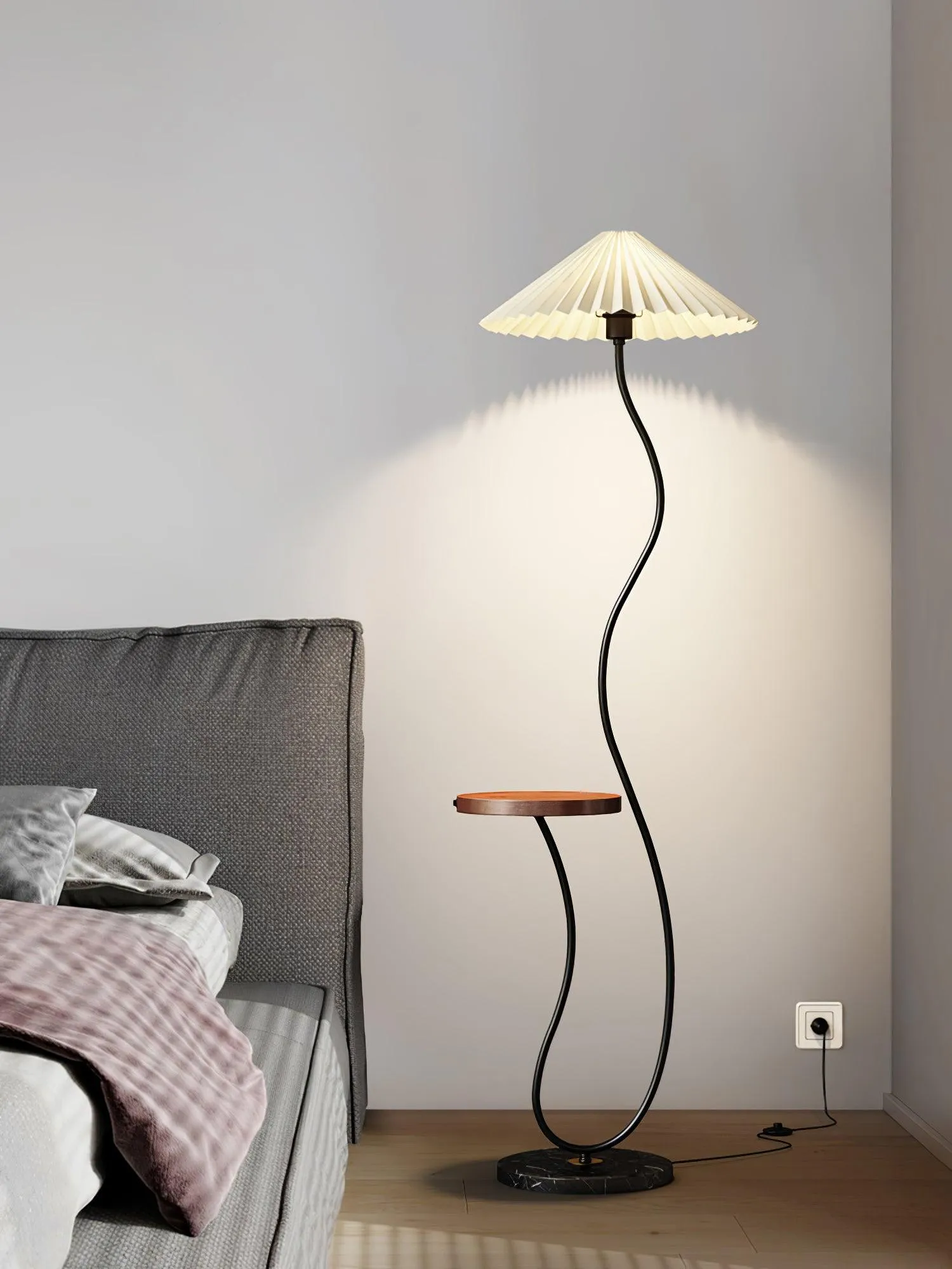 Curvatura Floor Lamp