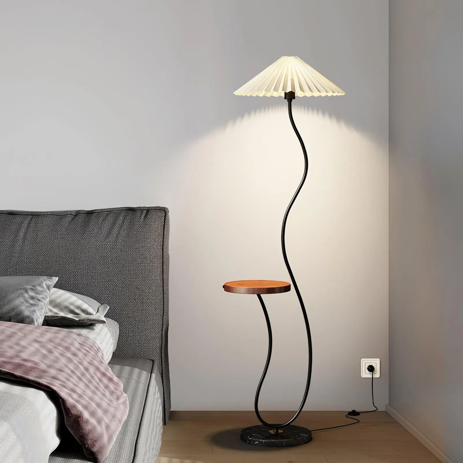 Curvatura Floor Lamp