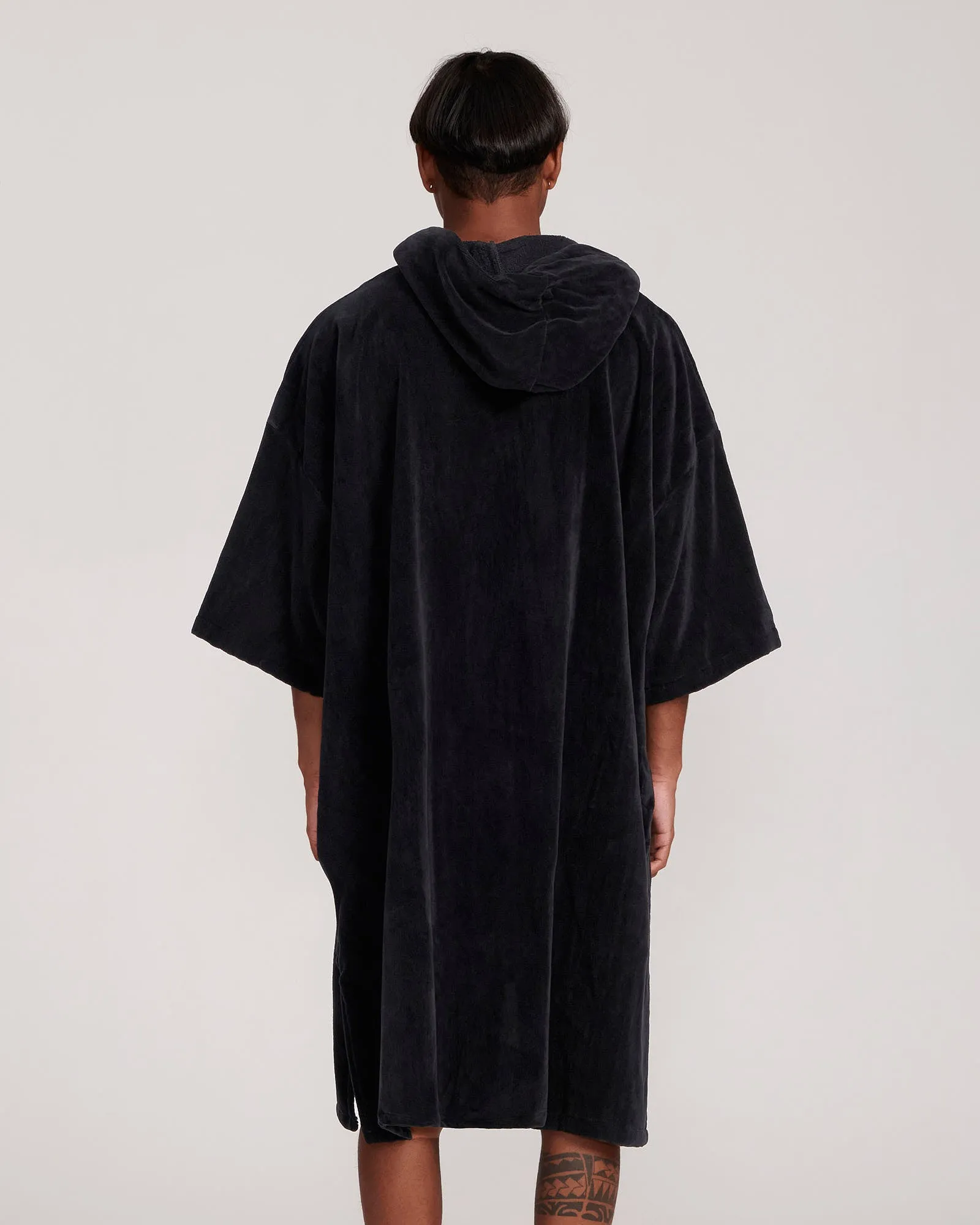 Grande Surf Poncho - Black